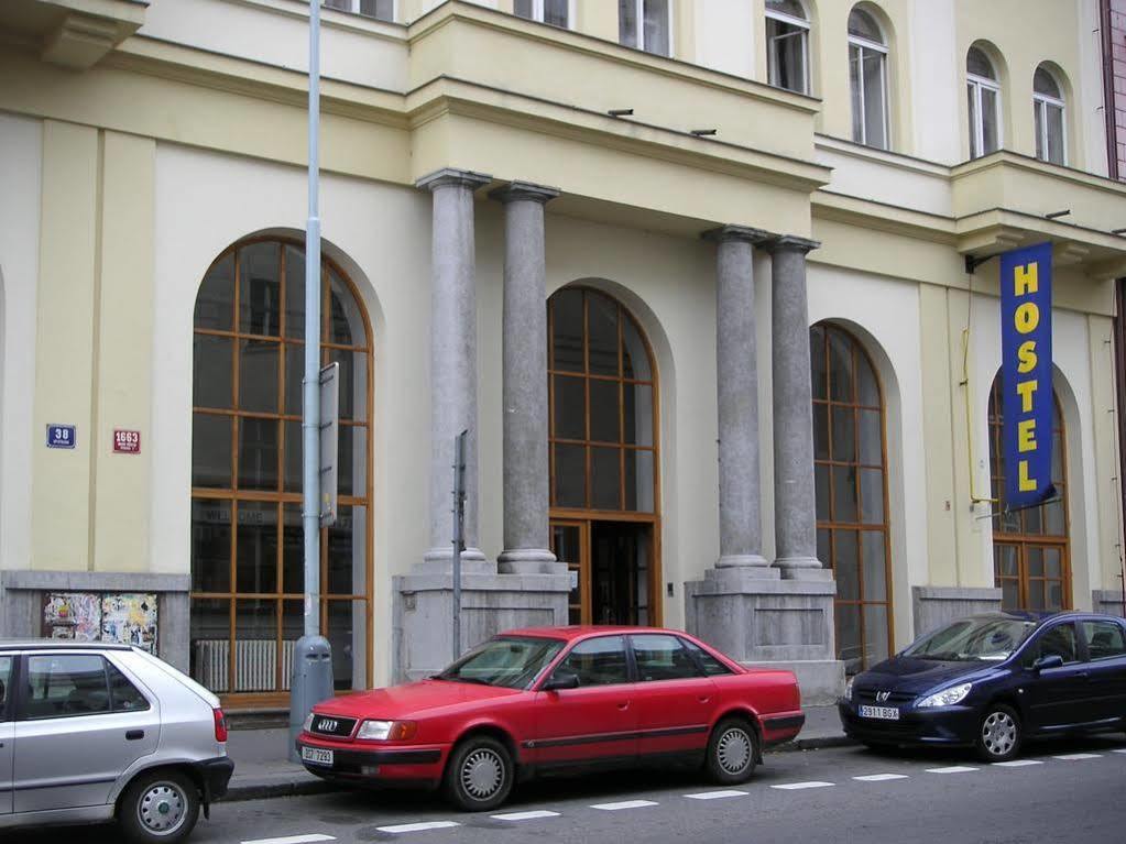 Ats Hostel Jednota Prag Exterior foto